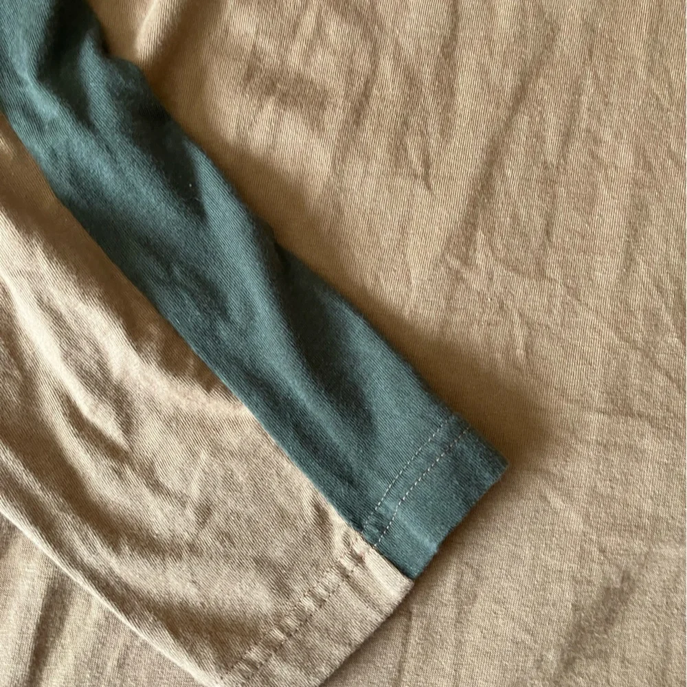 Duluth Trading Co Long Tail Tee size XL Tall Tan and Olive Green - Picture 2 of 4